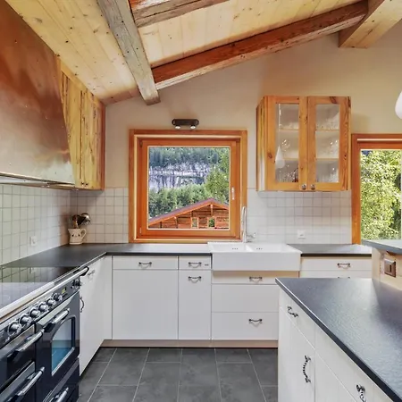 Nirvana By Mrs Miggins * Champéry