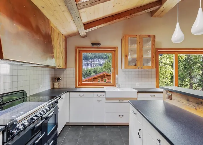 Nirvana By Mrs Miggins * Champéry